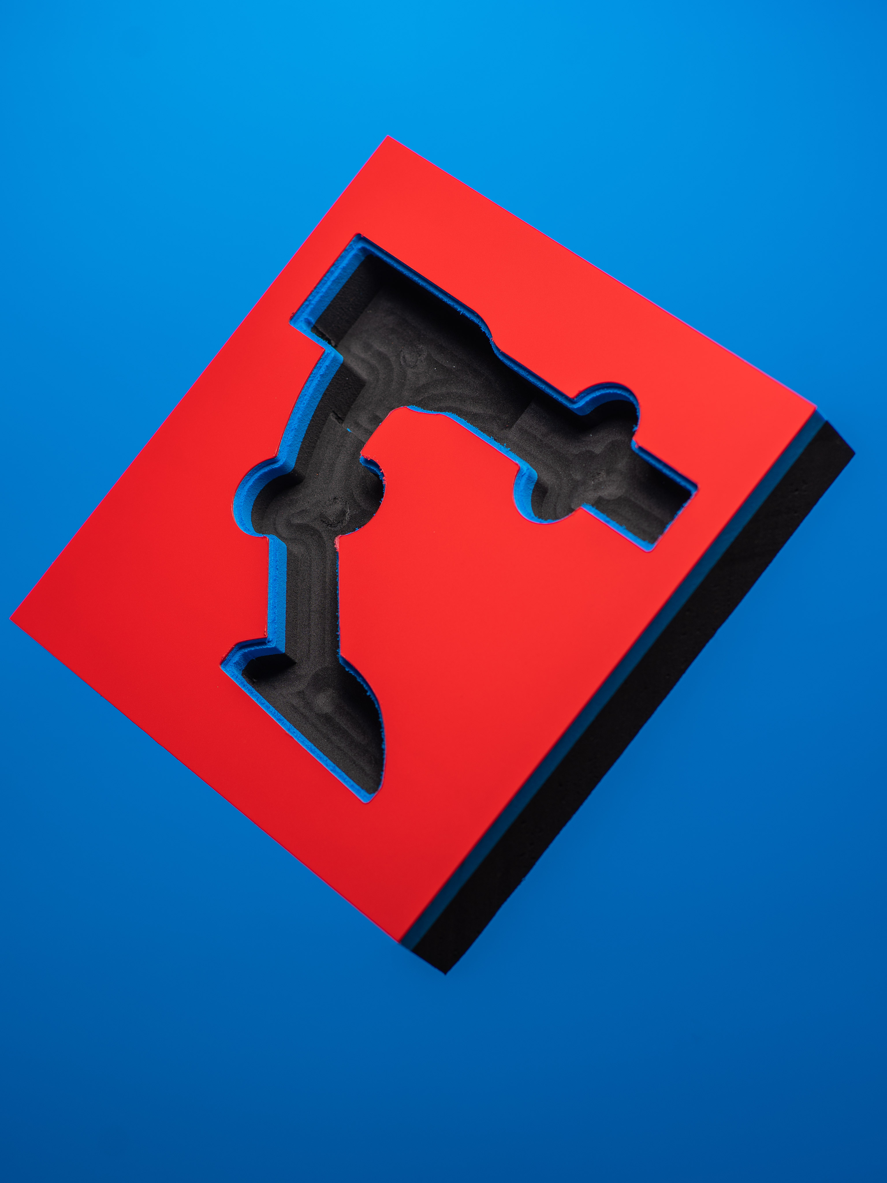Black and red shadow board foam for tool control